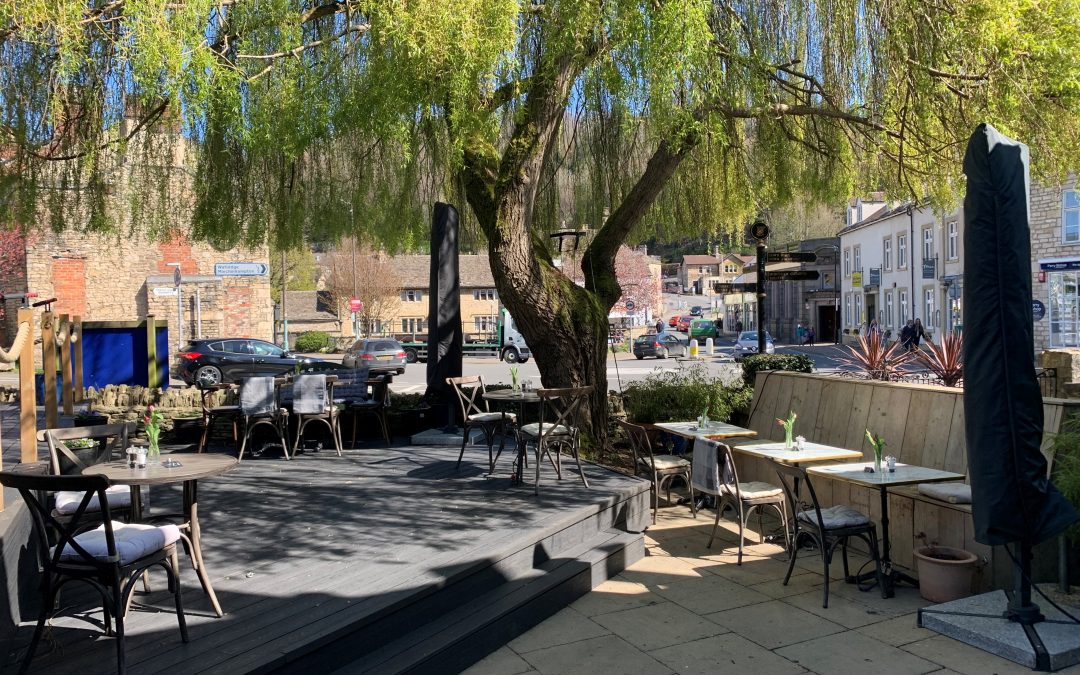 Restaurant Opens for Outdoor Lunches